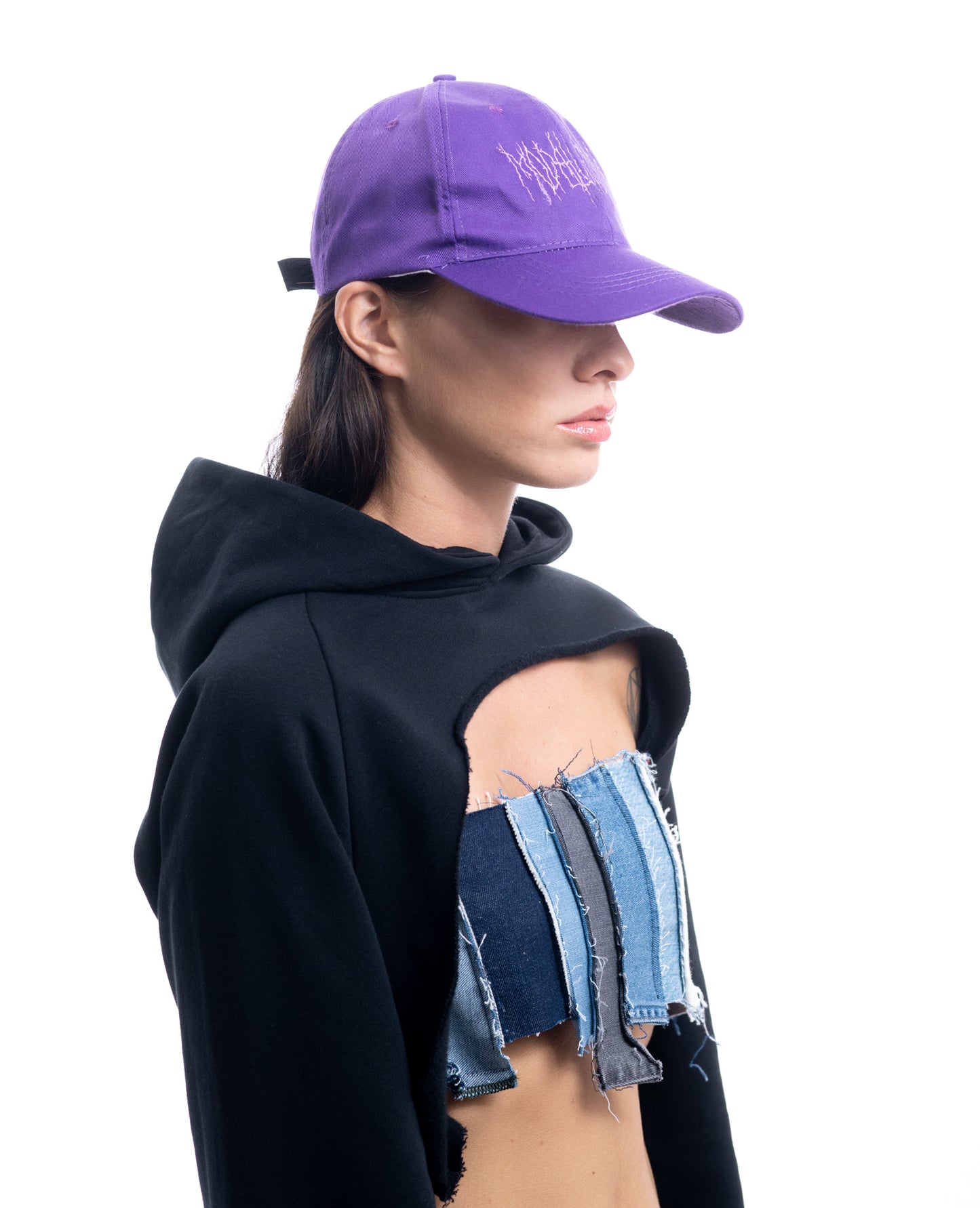 BB18 - CAPPELLO REGOLABILE